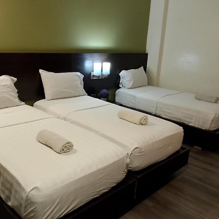 Makati Boutique Hotel Near Naia Airport Terminal 3 Edsa Pasay Cbd 马卡蒂 外观 照片